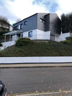 Schönes, geräumiges Haus mit sieben Zimmern in Essen, Werden