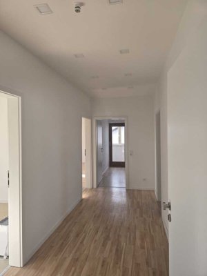 3-Zimmer-DG-Wohnung in Muggensturm, Frisch renoviert, Loggia mit schöner Aussicht
