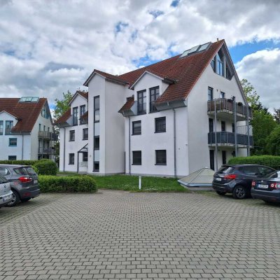 Wunderschöne helle Galerie Wohnung mit Balkon,  Keller  und Tiefgaragenstellplatz
