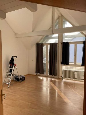 Modernisierte 2,5-Raum-Wohnung mit Balkon und Einbauküche in Weiterdingen