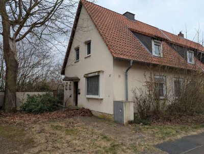 Doppelhaushälfte mit 1.041 m² Grundstück in ruhiger Lage - großes Potenzial in Salzgitter-Bad