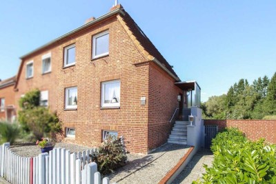 Charmante Doppelhaushälfte auf Erbpachtgrund mit großem Garten und Gestaltungspotenzial