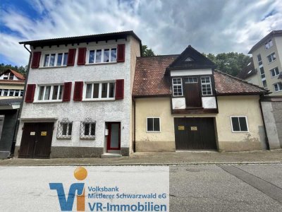 Attraktives Zweifamilienhaus  in zentraler Lage von Triberg!