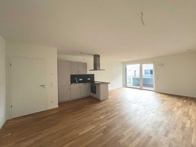 1 Monat mietfrei! Geräumige 4-Zimmerwohnung mit Balkon und Blick auf das Wasser am Baakenhafen!