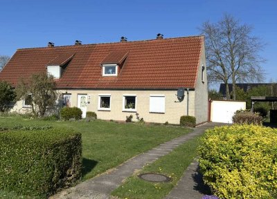 Ideale Doppelhaushälfte für die kleine Familie mit großem Garten