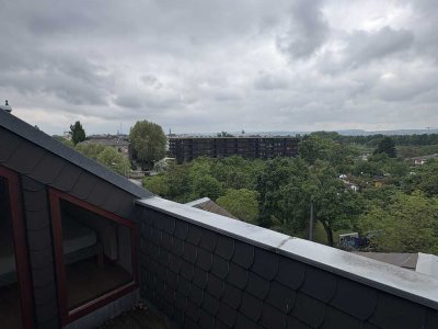 Charmante Dachgeschoßwohnung mit schöner Aussicht