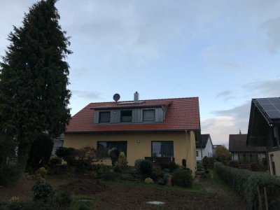 Neuwertige 3,5-Raum-DG-Wohnung mit Balkon und Einbauküche in Rottenburg-Seebronn