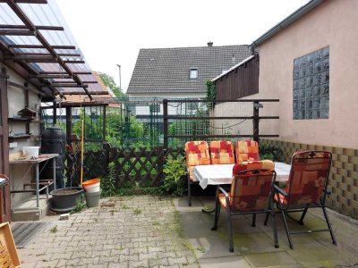 1-2 FMH mit abgeschl. Hof und Garten in zentraler Lage von Sinsh.-Eschelbach!