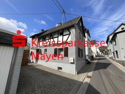 Fachwerkhaus mit Garten, Hof und Garage in zentraler Wohnlage