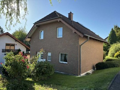 Bezugsfrei! Energieeffizient! Familienfreundlich! EFH mit tollem Sonnengarten in schöner Ruhig-Lage!