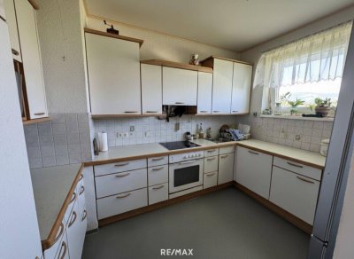 Wohnen auf zwei Ebenen - 4-Zimmer-Wohnung mit 2 Bädern und Garage