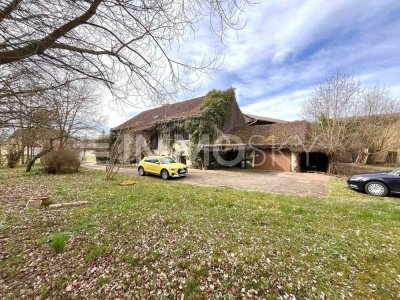 Einfamilienhaus am Waldrand mit großem Grundstück und Potenzial