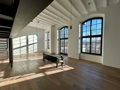 Wunderschöne Loftwohnung, Feeling wie in einem Schloß