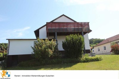 Dachgeschosswohnung  -  Erstbezug nach Kernsanierung mit sehr großer Dachterrasse und Garten