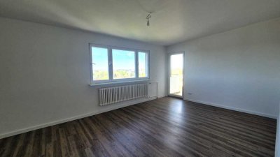ANFRAGEN ÜBER DAS KONTAKTFELD +++ Sanierte Neubauwohnung mit Balkon und Weitsicht