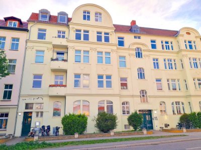 Große Räume, Vollbad, Balkon, neue Tür - Hohe Erhaltungsrücklage!