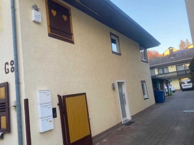 Freundliches und vollständig renoviertes 5,5-Raum-Einfamilienhaus mit EBK in Pfinztal