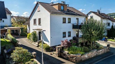 Attraktives Dreifamilienhaus mit Ausbaureserve - Investment mit Entwicklungspotenzial