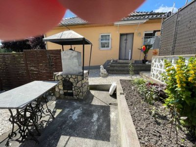 Energieeffizienz C, inklusive Einbauküche und Garten- / Sommer - Gästehaus