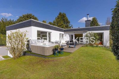 Stilvoll modernisierter Architektenbungalow mit gehobener Ausstattung und Gartenidylle