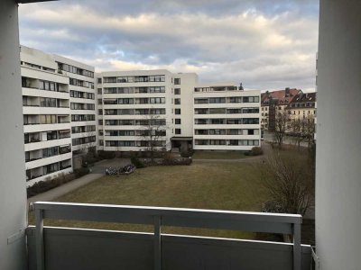 Stilvolle, 2-Zimmer-Wohnung mit Balkon und Einbauküche in Nürnberg
