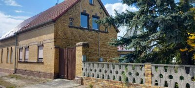 Günstige 6-Zimmer-Doppelhaushälfte in Bitterfeld-Wolfen