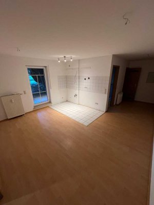 2 Zimmer Souterrain Wohnung mit Terrasse in Kehl