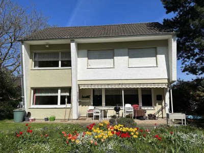 Rheinbach-Merzbach: Einfamilienhaus mit zusätzlichem Bauland!