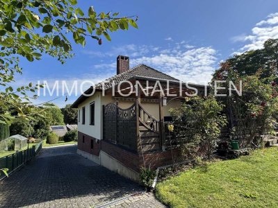 #IMMOTIONAL - WALMDACHBUNGALOW IN RUHIGER LAGE IN BAD BEDERKESA