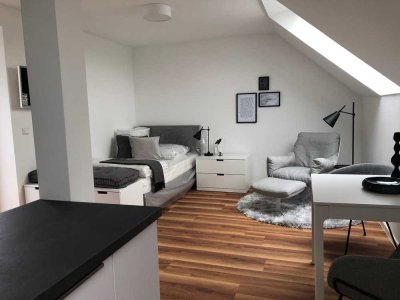 Schickes Apartment mit viel Licht und Balkon in Düsseldorf, möbliert, alle Nebenkosten inkulisv
