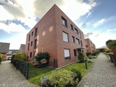 Stilvolle, vollständig renovierte 3-Zimmer-Wohnung mit Balkon und EBK in Langenfeld