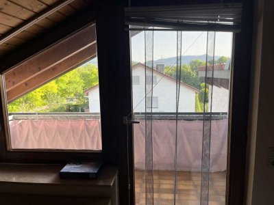 Ansprechende 3,5-Zimmer-Dachgeschosswohnung mit schönem Südbalkon mit Blick auf die Alb in Weilheim