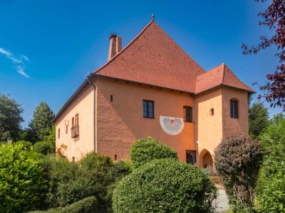 Historisches Juwel mit exklusiver Sanierung und zusätzlichem Gästehaus in traumhafter Lage