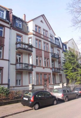 Stilvolle 3-Zimmer-Altbauwohnung mit 2 Balkone in begehrter Lage von Frankfurt-Sachsenhausen