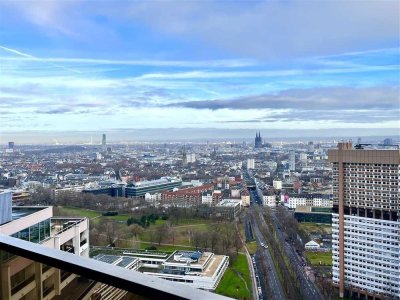 Über den Wolken mit Panoramablick auf den Dom: Exklusives Apartment in Köln/Sülz