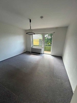 Wohnträume wahr werden lassen! 3 Zimmerwohnung mit Balkon zum 01.11.2025 zum selbst gestalten! 3 KM