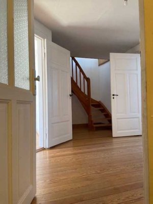 Viel Raum zum Wohlfühlen in dieser  4-Zimmer-Wohnung in Bremen