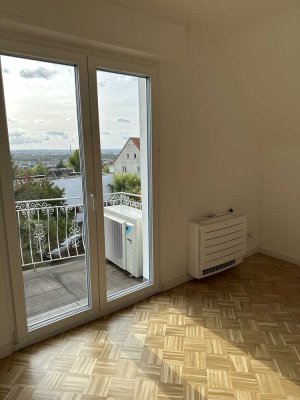 Exklusive 4,5 Obergeschosswohnung im Zweifamilienhaus mit Fernblick