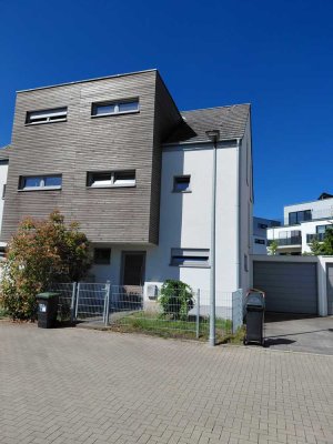 ORTS***in ruhiger Anliegerstraße