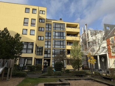 Frisch sanierte 3 Zimmer Wohnung mit Balkon / TG Platz