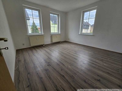 Schöne 3 Raum Wohnung in Oelsnitz + EBK möglich + Stellplatz