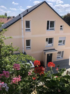 Sehr schöne neuwertige 3 Zi-EG-Wohnung mit gr. Terasse