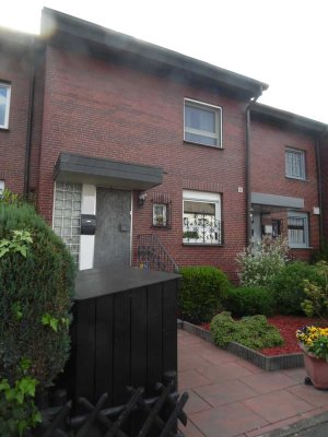 Gepflegtes Reihenhaus mit Garage, Garten, Terrasse und Balkon in Dortmund-Dorstfeld