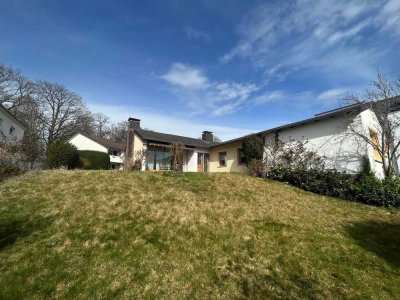 Winkelbungalow mit Sonnengarten - 700 m² - Garage - freistehend - bezugsfrei