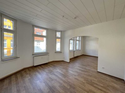 Helle und großzügige 3-Raum-Wohnung mit hohen Decken*Balkon