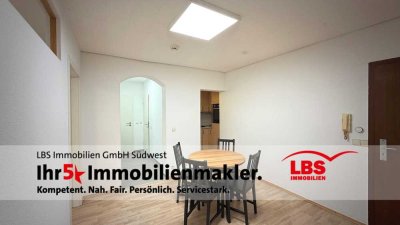 Raum für Ideen: Gut geschnittene 2,5 Zimmer Souterrainwohnung mit vielen Möglichkeiten