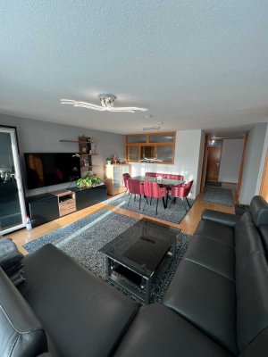 Geschmackvolle 4-Zimmer-Wohnung  mit Balkon in Aichtal