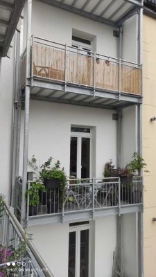 1 Zimmer Altbauwohnung mit schöner EBK und Balkon in D-Oberbilk