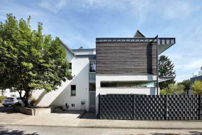 Familienglück an der Düssel: 6 Zimmer, 3 Bäder und energetisch "en vogue". Mit Gartenoase + Pool.