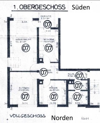 Vollständig renovierte Wohnung mit drei Zimmern sowie Balkon und Einbauküche